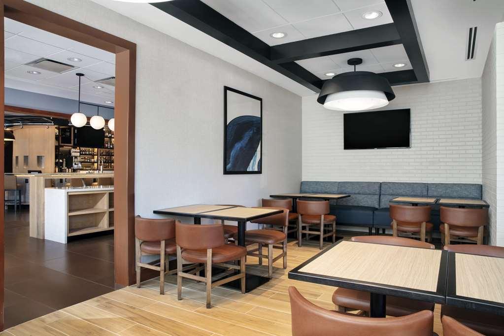 Hyatt Place Raleigh Cary Restaurant photo